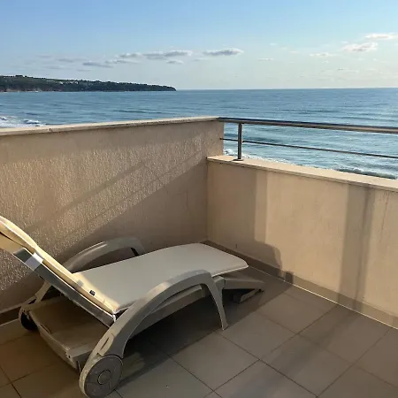 Stunning With Magnificent Sea View, B321 Apartament *